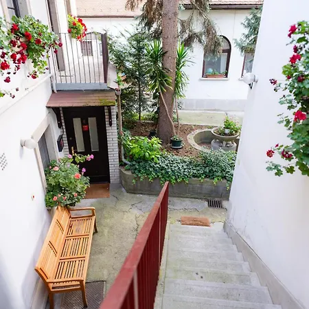 Kwatera prywatna Carlone House *